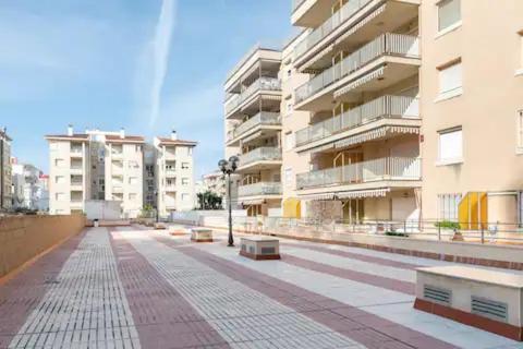 Sea Front Apart. 2 Pools / 1ª Linea. 2 Piscinas Apartment Segur de Calafell Ngoại thất bức ảnh