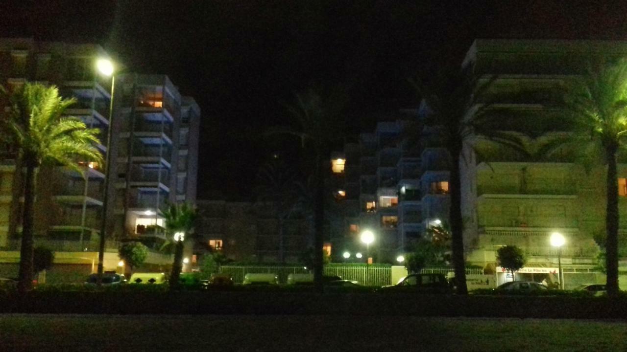 Sea Front Apart. 2 Pools / 1ª Linea. 2 Piscinas Apartment Segur de Calafell Ngoại thất bức ảnh